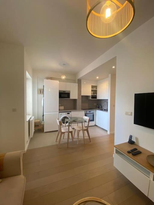 1 Chambre Avec Parking Au Coeur De Bruxelles 2D Bruxelas Exterior foto